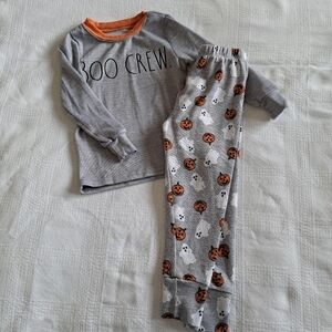 Rae Dunn boys or girls size 3T Halloween pajama set